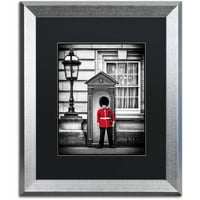 Търговска марка изобразително изкуство Кралската стража в Лондон платно изкуство от Филип Хюгонар, Черен мат, сребърна рамка
