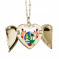 Суринам Юг Амеика Национална емблема сгънати крила праскова сърце висулка колие